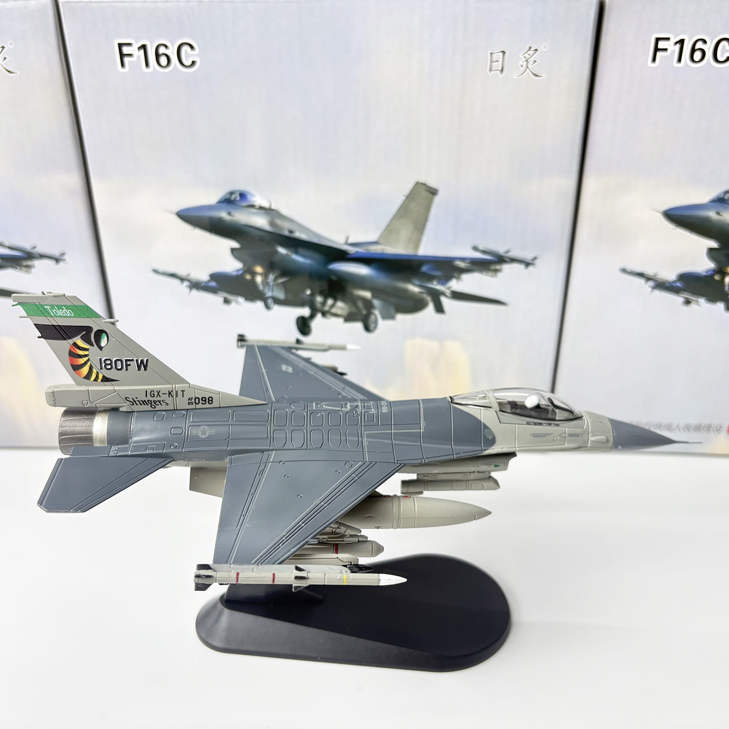 Modellino in Scala 1/72 dell'A - Model Kit F16 recensione e prezzo