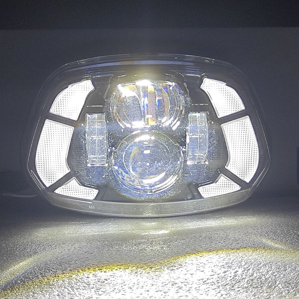Faro LED con DRL per Vespa Spr - Model Kit Vespa recensione e prezzo