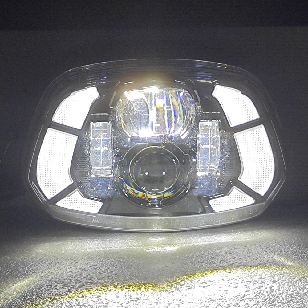 Faro LED con DRL per Vespa Spr - Model Kit Vespa recensione e prezzo