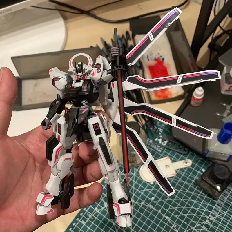 HG 1/144 Schwarzette La Strega - Model Kit Mecha Girl recensione e prezzo